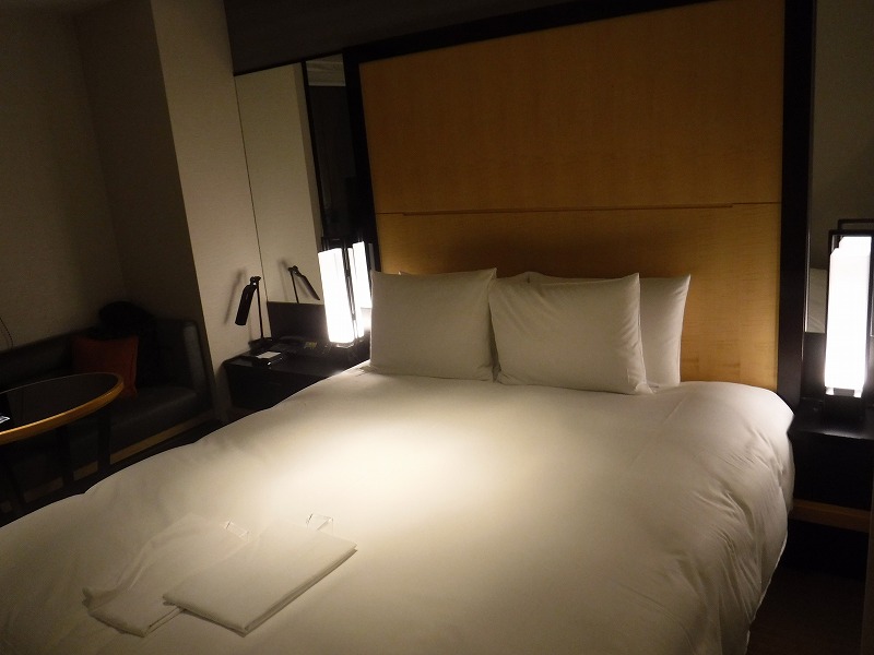 ホテルトラスティ金沢香林坊ツインルーム客室ベッド