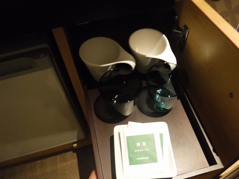 ホテルトラスティ金沢香林坊ツインルーム客室グラス類