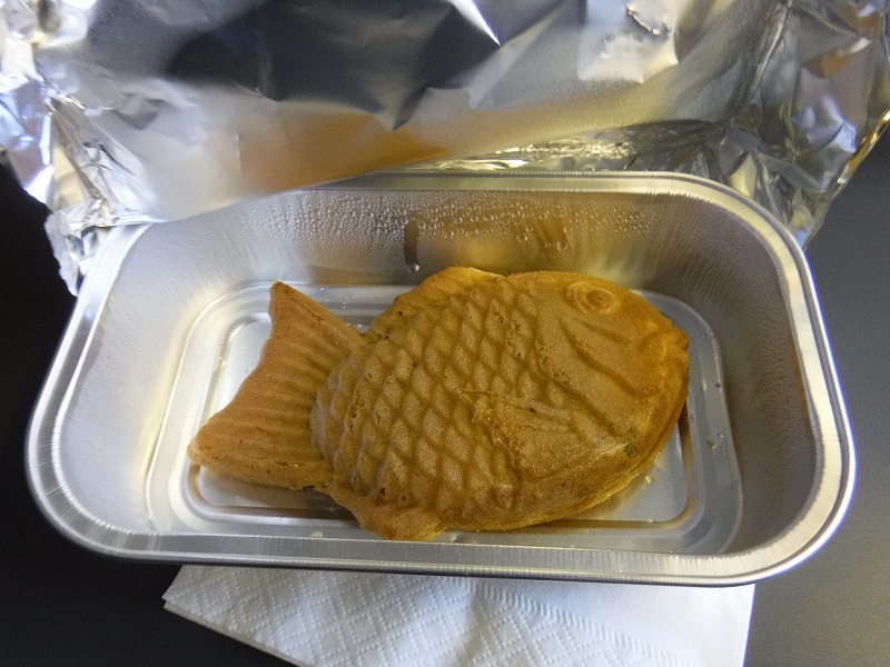 タイ航空機内サービスおやつの鯛焼き写真
