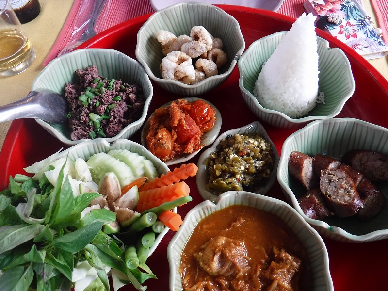 タイ チェンマイの郷土料理_北タイ料理店バーン・ファン・ペン_名物カントーク2