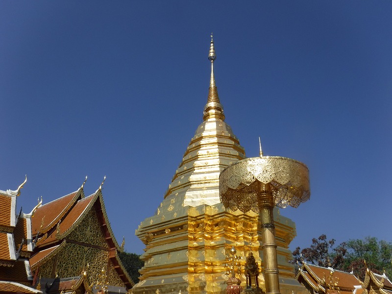 タイ チェンマイ観光_ドイステープ寺院日本語ガイド付きツアー_金色の塔屋4