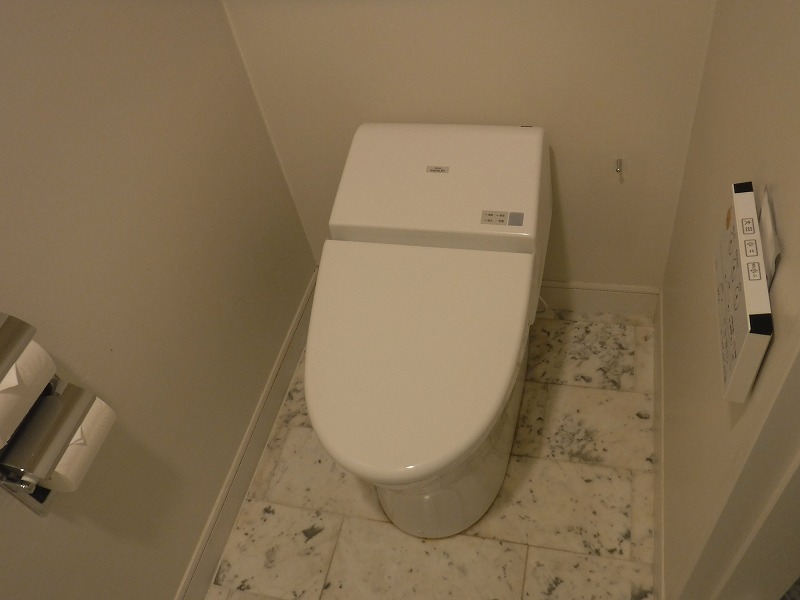 ANAインターコンチネンタル石垣リゾート_スーペリアタワーウイング3階326号室_トイレはうれしいシャワートイレつき