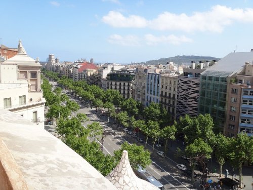 スペイン世界遺産カサ・ミラ_バルセロナの街並み1