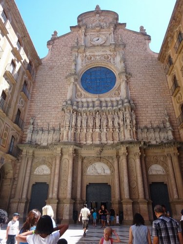 バルセロナのパワースポット！モンセラット修道院_大聖堂