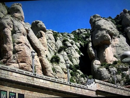 バルセロナのパワースポット！モンセラット修道院_不思議な形をした岩の数々1