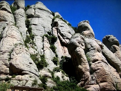 バルセロナのパワースポット！モンセラット修道院_不思議な形をした岩の数々3