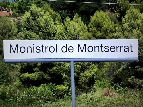 バルセロナのパワースポット！モンセラットへの行き方_Monistrol de Montserrat駅で下車