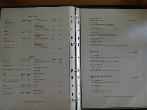 コマネカアットタンガユダウブドのレストラン「バツカルキッチン」のバリキュイジーヌ料理ルームサービスワインリストドリンクリスト2