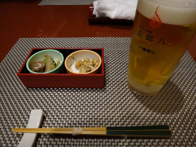 熊本の郷土料理を個室で味わえる五郎八離れ_個室でビール