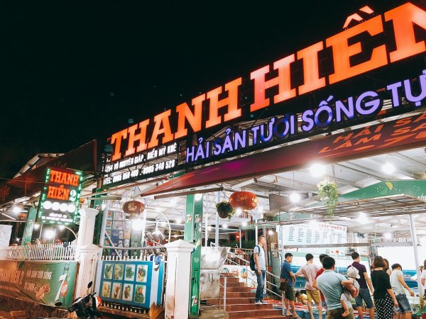 ベトナム・ダナンのローカルシーフードレストラン_タインヒエン2(Thanh Hien2)_入り口