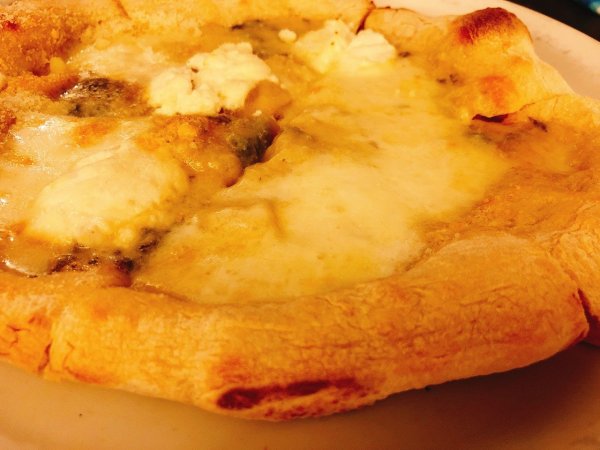 札幌イタリアンリッチRICCI cucinaITALIANA1回め実食_ラスト皿ピザ・マルゲリータのハーフサイズアップ