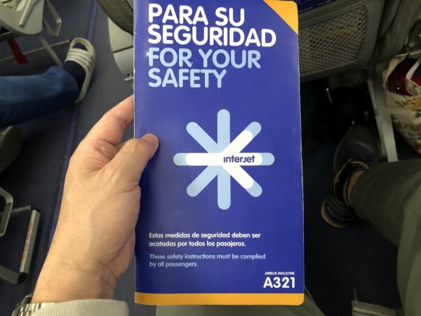 メキシコ・プエルトバジャルタ空港国内線_インテルジェットInterjet航空_使用機内A320