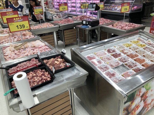 パタヤのスーパーマーケットビッグＣ_精肉コーナー