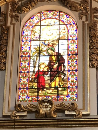 マルタ島の古都イムディーナ_イムディーナの大聖堂_大聖堂中央祭壇の上のステンドグラス1