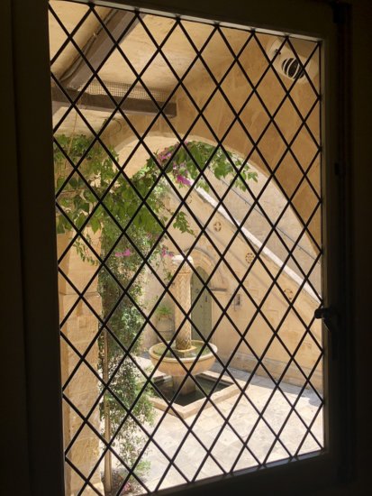 マルタ島の古都イムディーナ_ファルツォン邸の格子窓