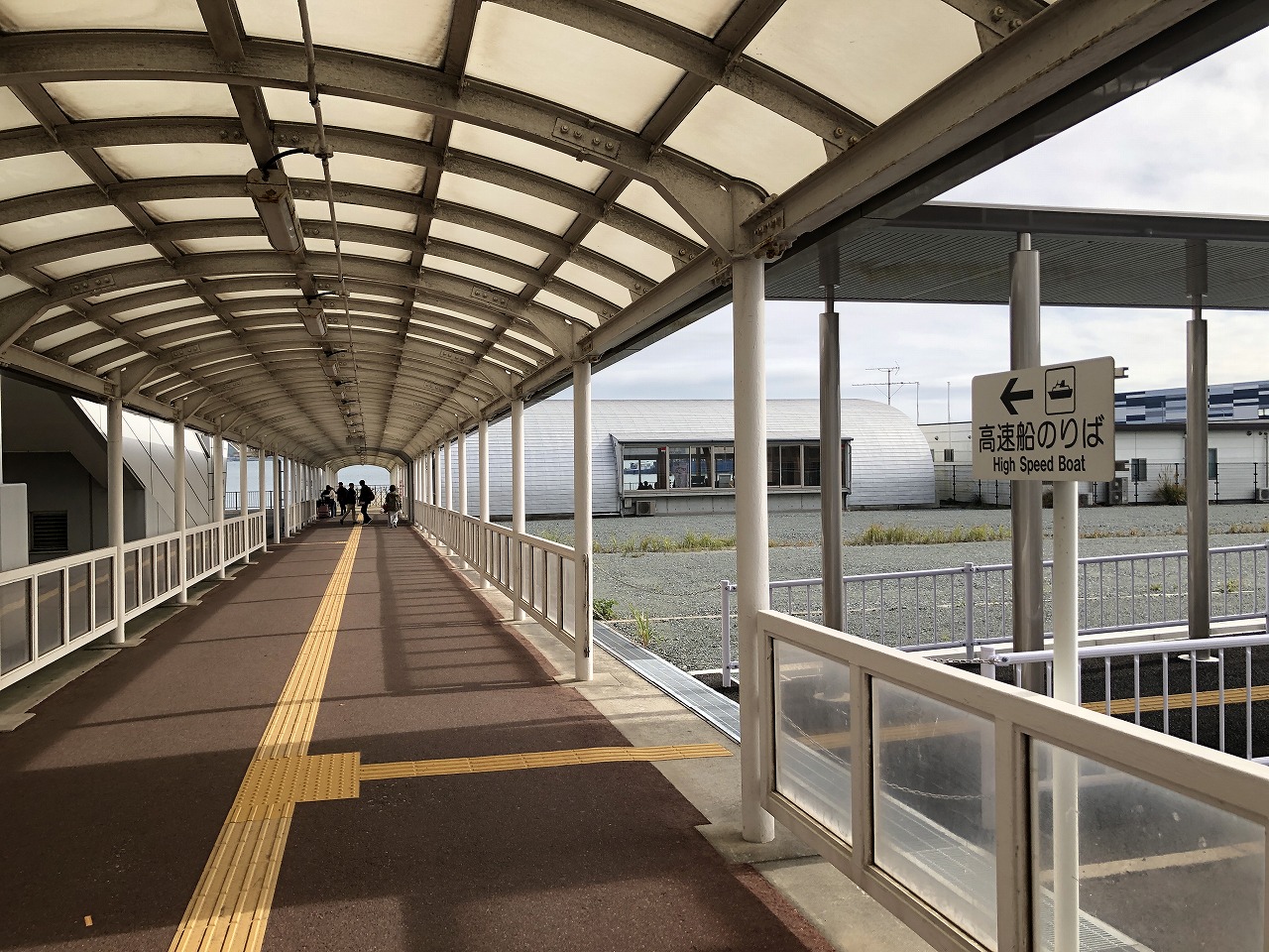 【中部国際空港から伊勢神宮へ】セントレアから高速艇と特急バスで伊勢駅前に行ってみた 夫婦たび 【中部国際空港から伊勢神宮へ】セントレアから高速艇と特急バスで伊勢駅前に行ってみた 夫婦たび