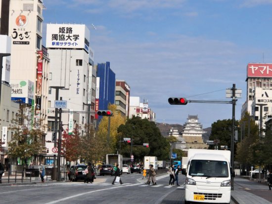 JR姫路駅_姫路城側出口前から見える姫路城
