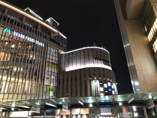 JR大阪駅からみたビル夜景3