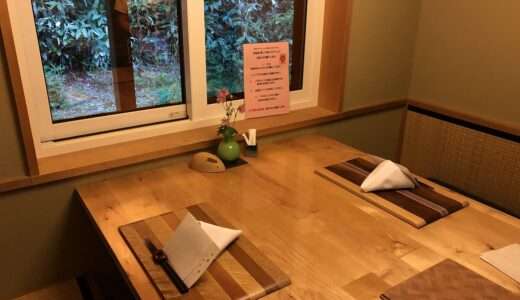 白金温泉郷 森の旅亭びえいお食事処：森の坊_食事ブースのテーブル