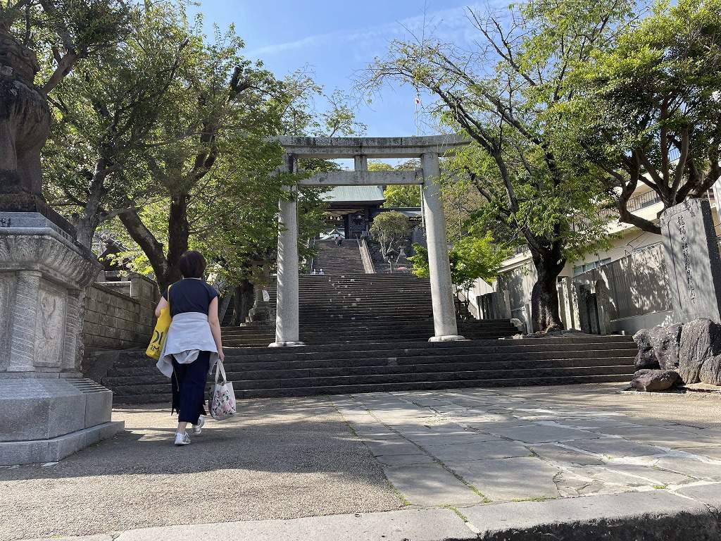 長崎市内観光_諏訪神社_参道の長階段