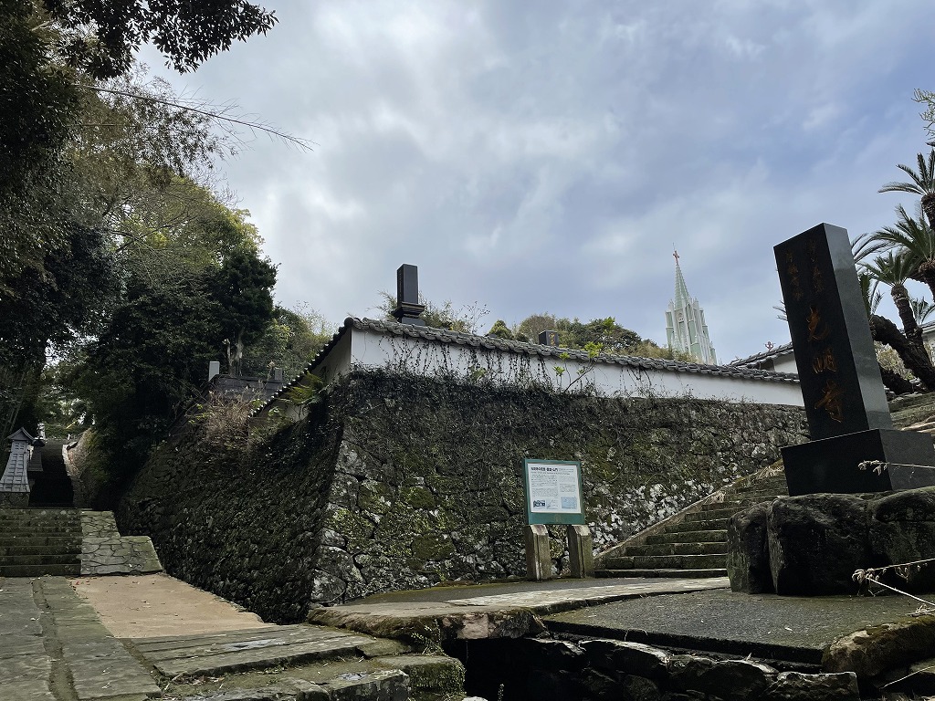 長崎平戸観光_寺院と教会の見える道3