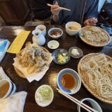 【戸隠そば うずら屋 訪問記】2時間待ちでも行く価値あり！食べログそば百名店の「ぼっち盛り」ときのこ天ぷらを正直レポート